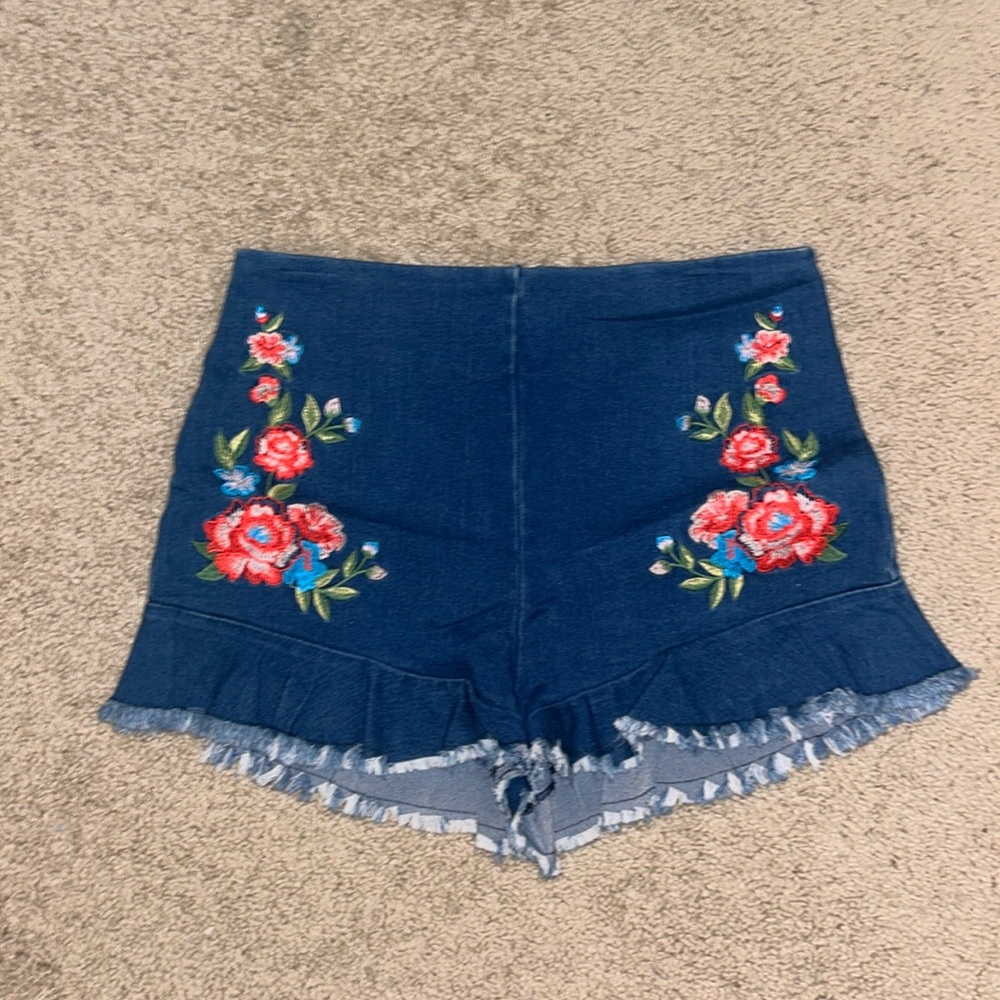 Floral pattern Jean shorts with ruffles trim